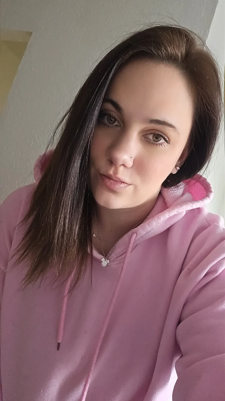 Nova medium en paranormaal consulent bij Mediumchat24
